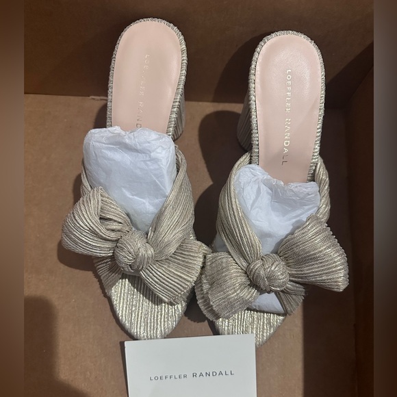 Loeffler Randall Penny Knot Champagne Bow Heels Size 8 - Picture 8 of 12